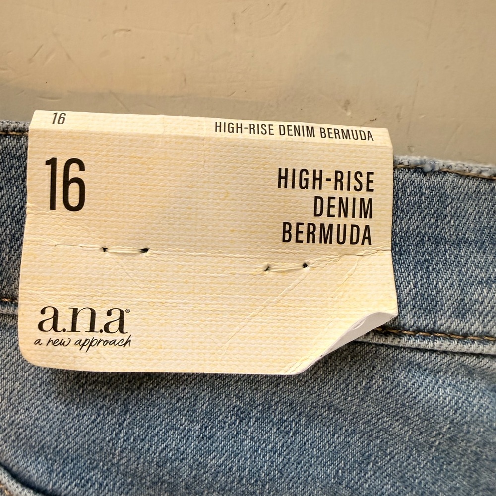 Ana High Rise Denim Bermuda Shorts Jean Shorts - Womens Size 16 Blue Horizon - Picture 16 of 16